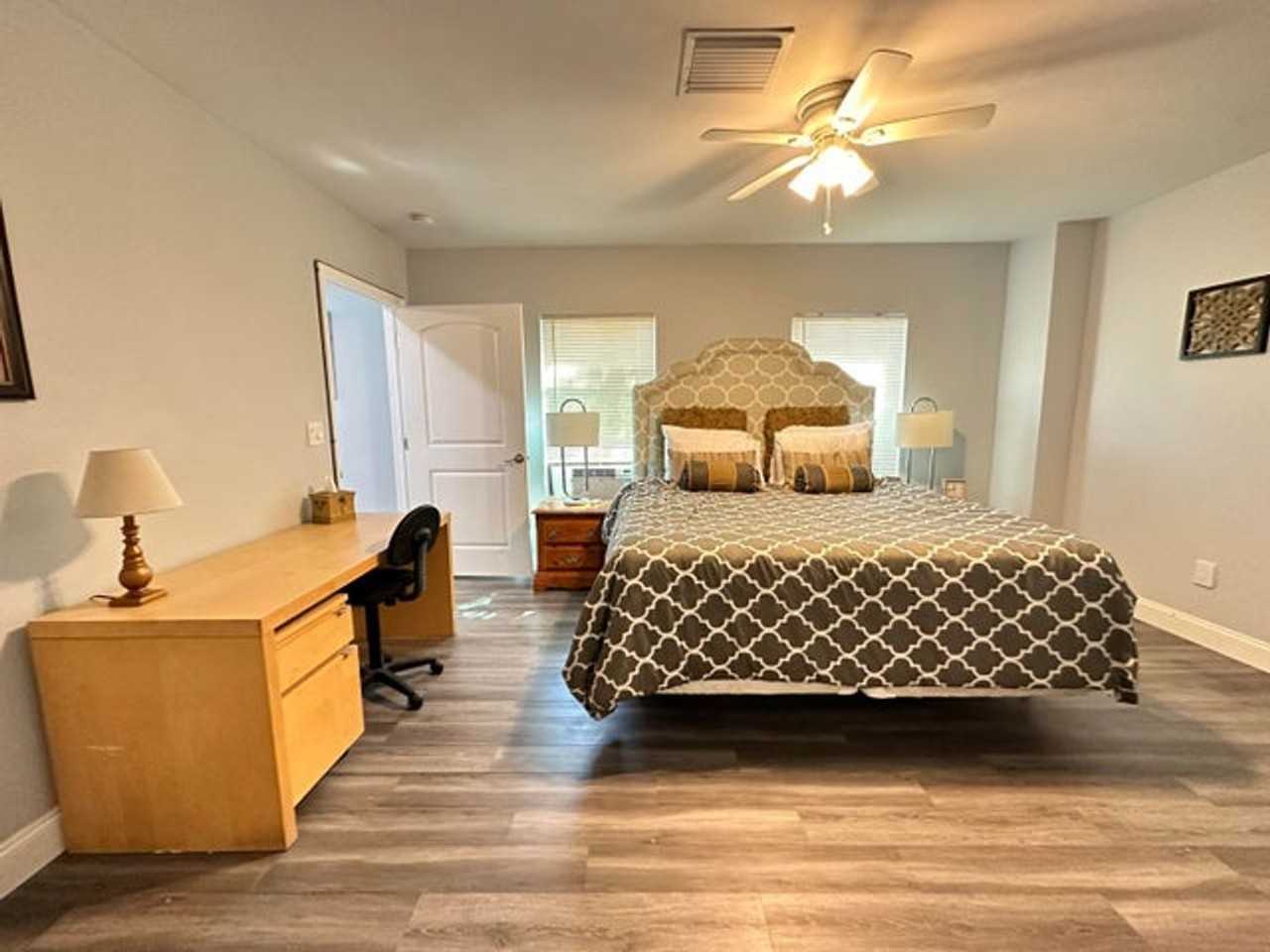 520 Hampton Rd - Photo 7 of 14