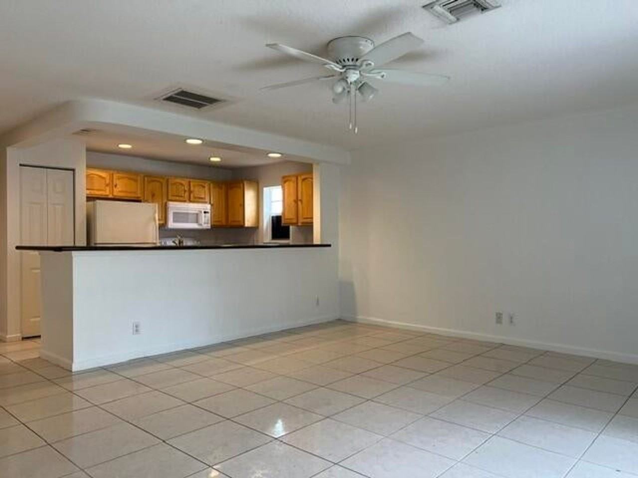 12419 Peconic Ct - Photo 2 of 14