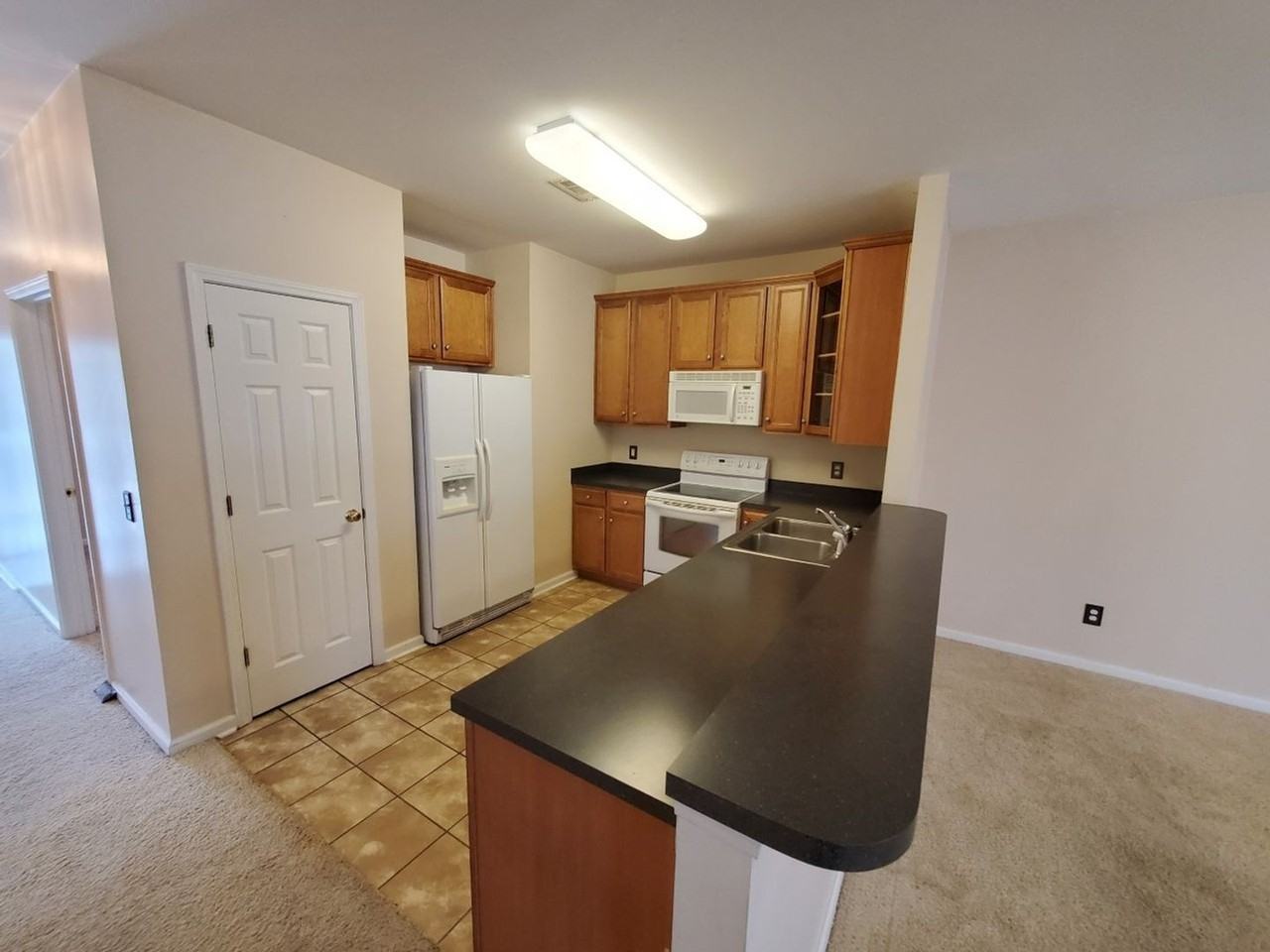 1728 Oakdale Terrace Blvd - Photo 3 of 14