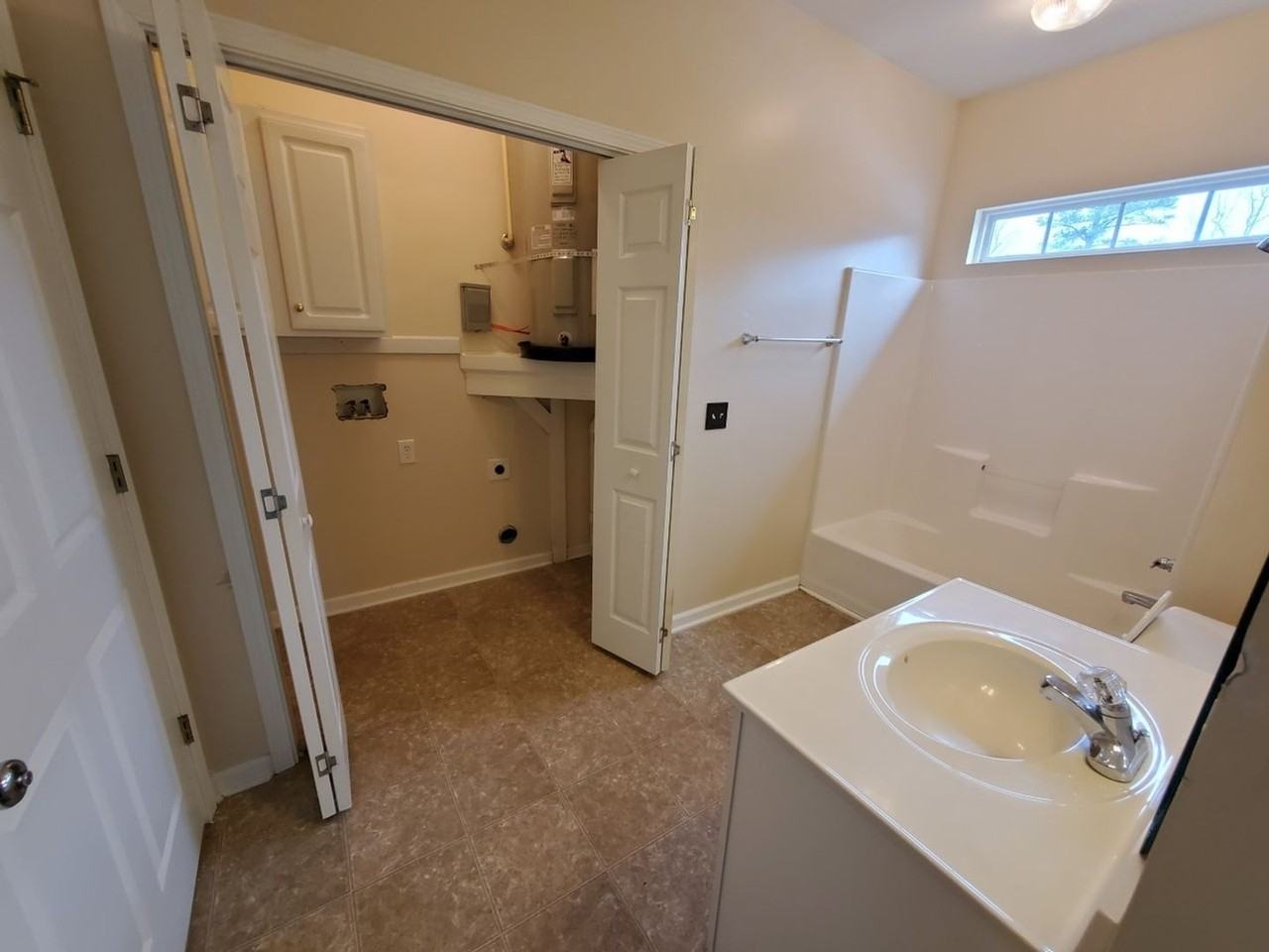 1728 Oakdale Terrace Blvd - Photo 6 of 14