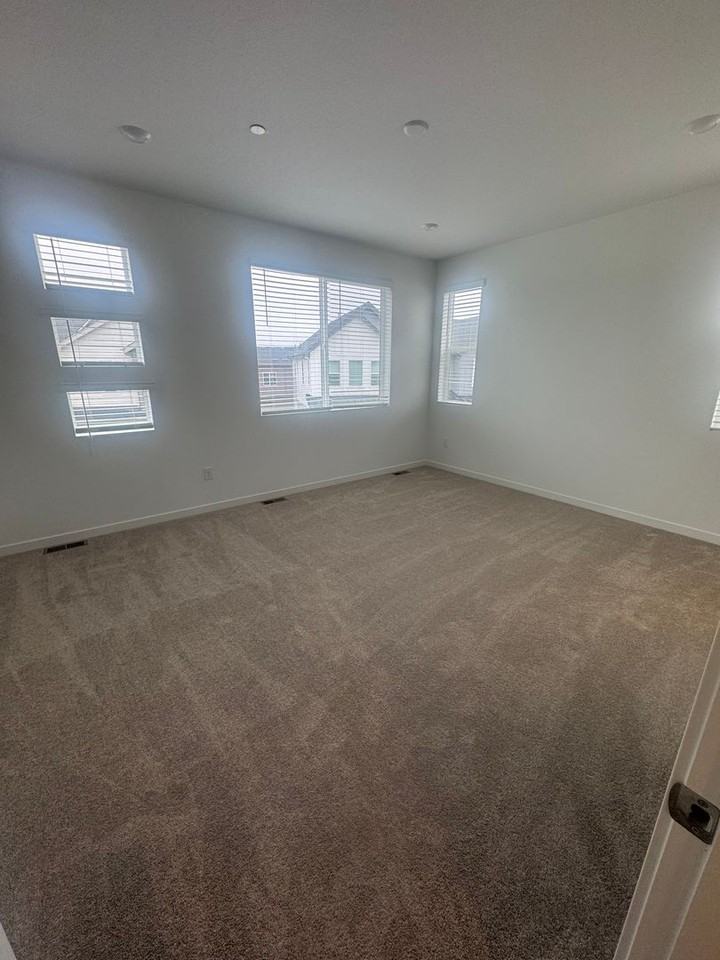 7649 S Cherokee Cir E - Photo 5 of 6