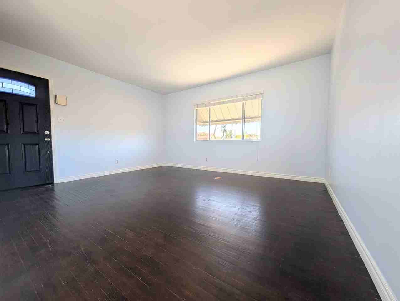 123 N Spruce St - Photo 4 of 8