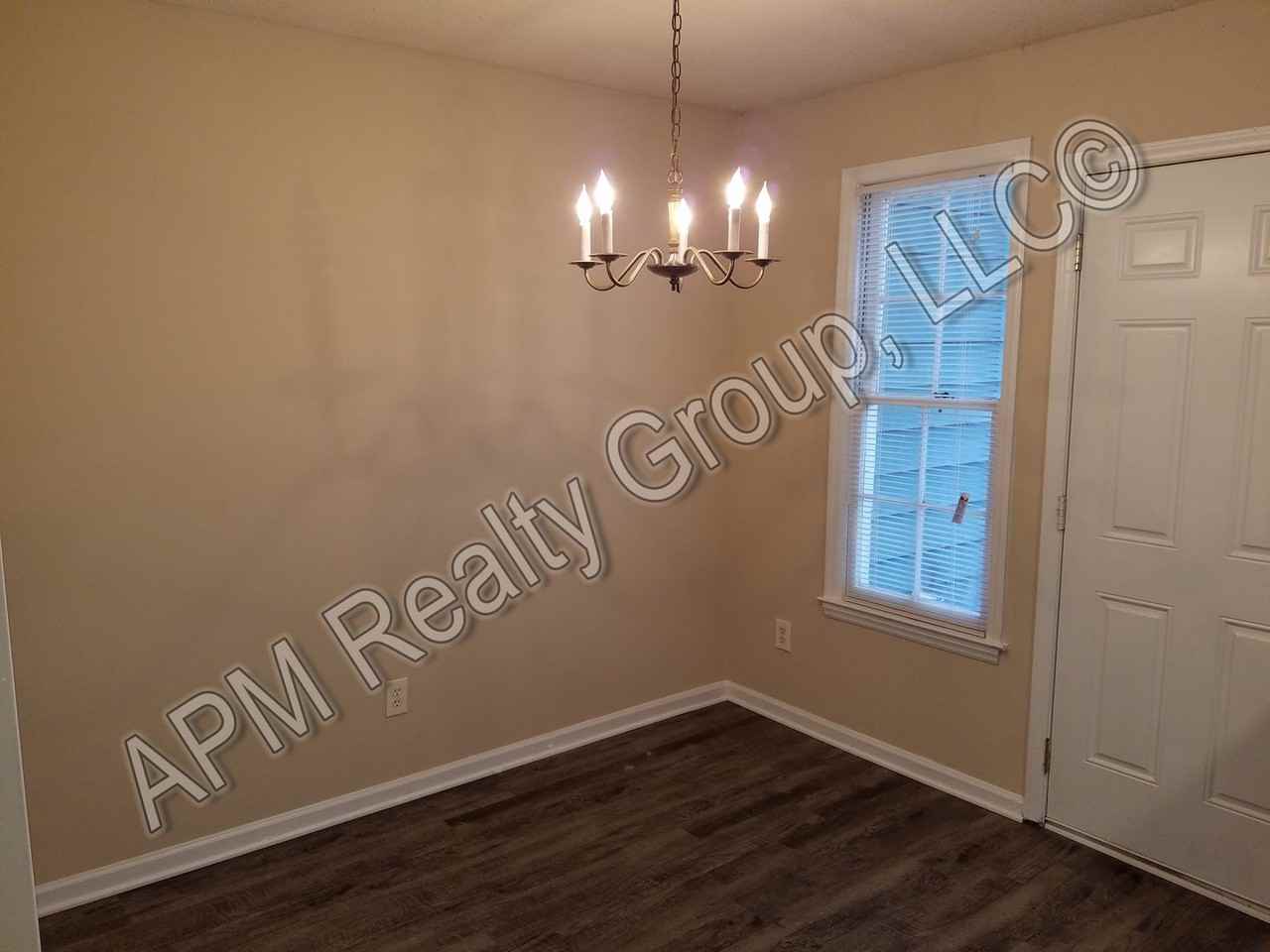 129 Manorwood Ct Apt B - Photo 2 of 20
