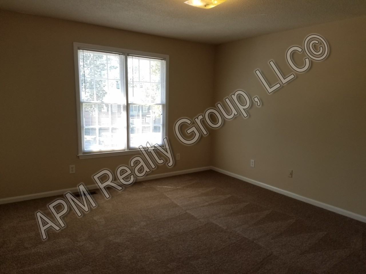 129 Manorwood Ct Apt B - Photo 4 of 20