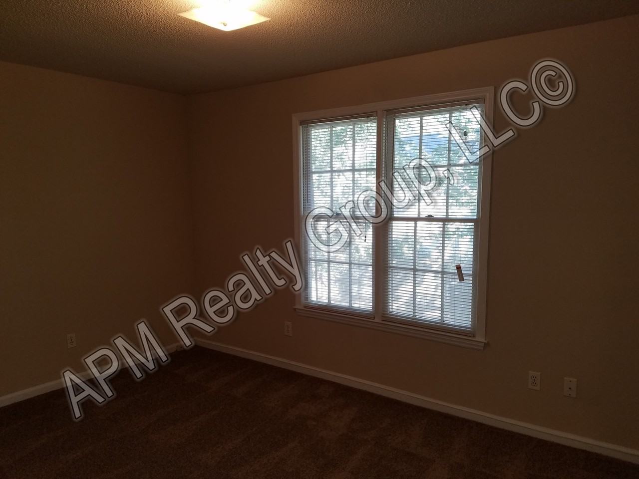 129 Manorwood Ct Apt B - Photo 6 of 20