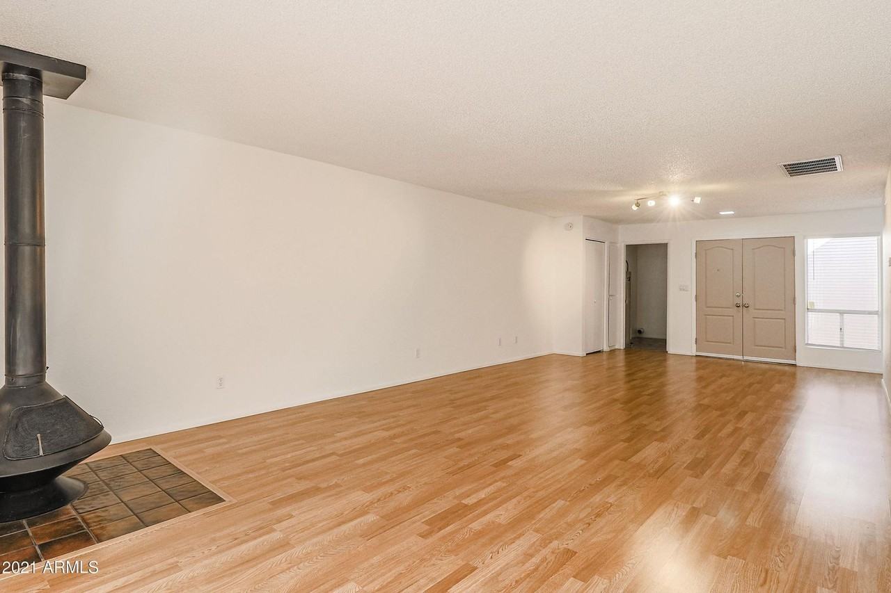 4346 N 19th Dr - Photo 2 of 27