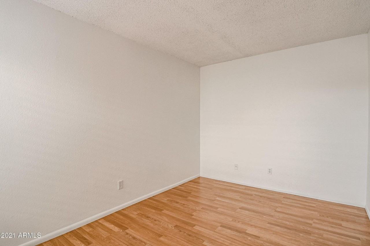 4346 N 19th Dr - Photo 4 of 27