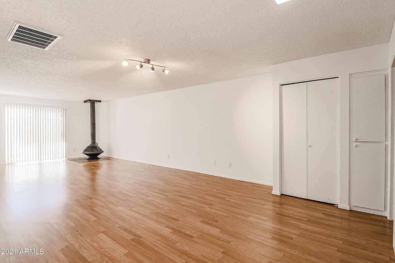 4346 N 19th Dr - Photo 5 of 27