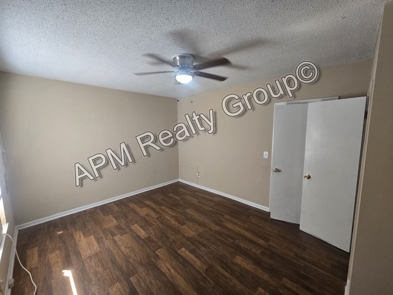 1421 1/2 Cherokee St - Photo 2 of 10
