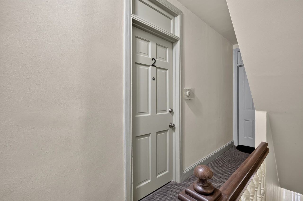 1020 W 8th St - Photo 2 of 15