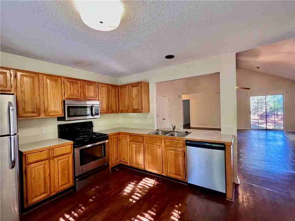 7008 S Pleasant Ridge Dr - Photo 6 of 16