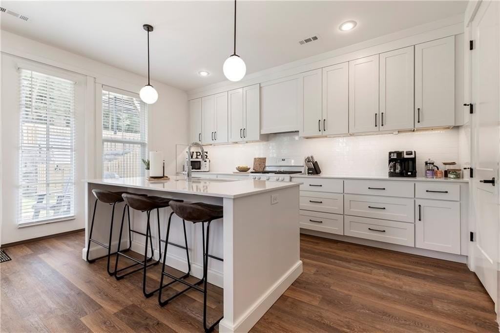 332 N Fletcher Ave - Photo 5 of 25