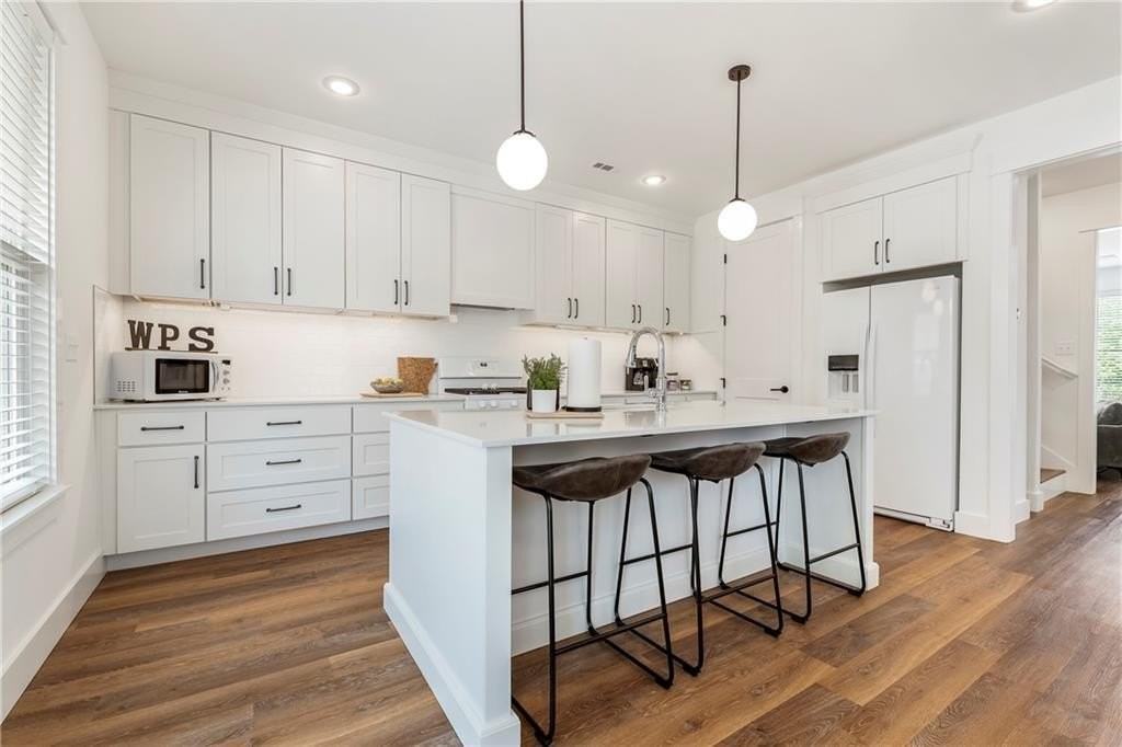 332 N Fletcher Ave - Photo 6 of 25