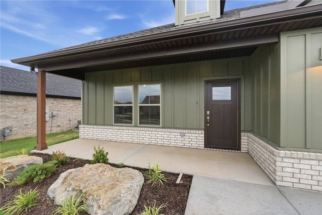 407 W Hondo St - Photo 3 of 33