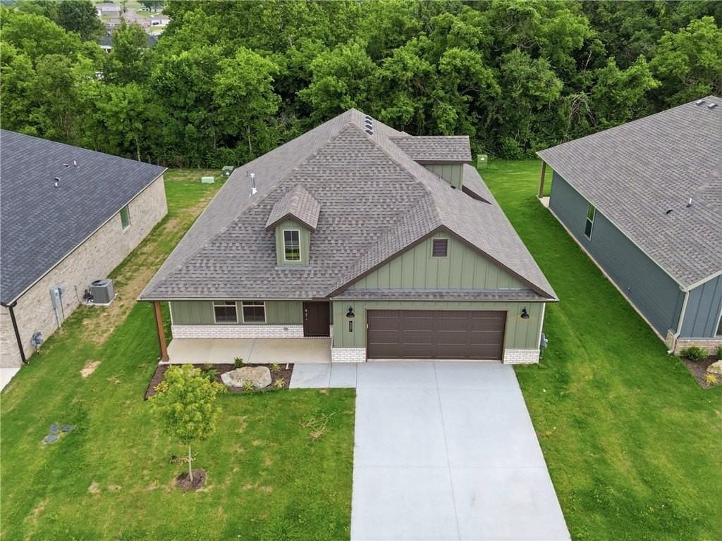 407 W Hondo St - Photo 4 of 33