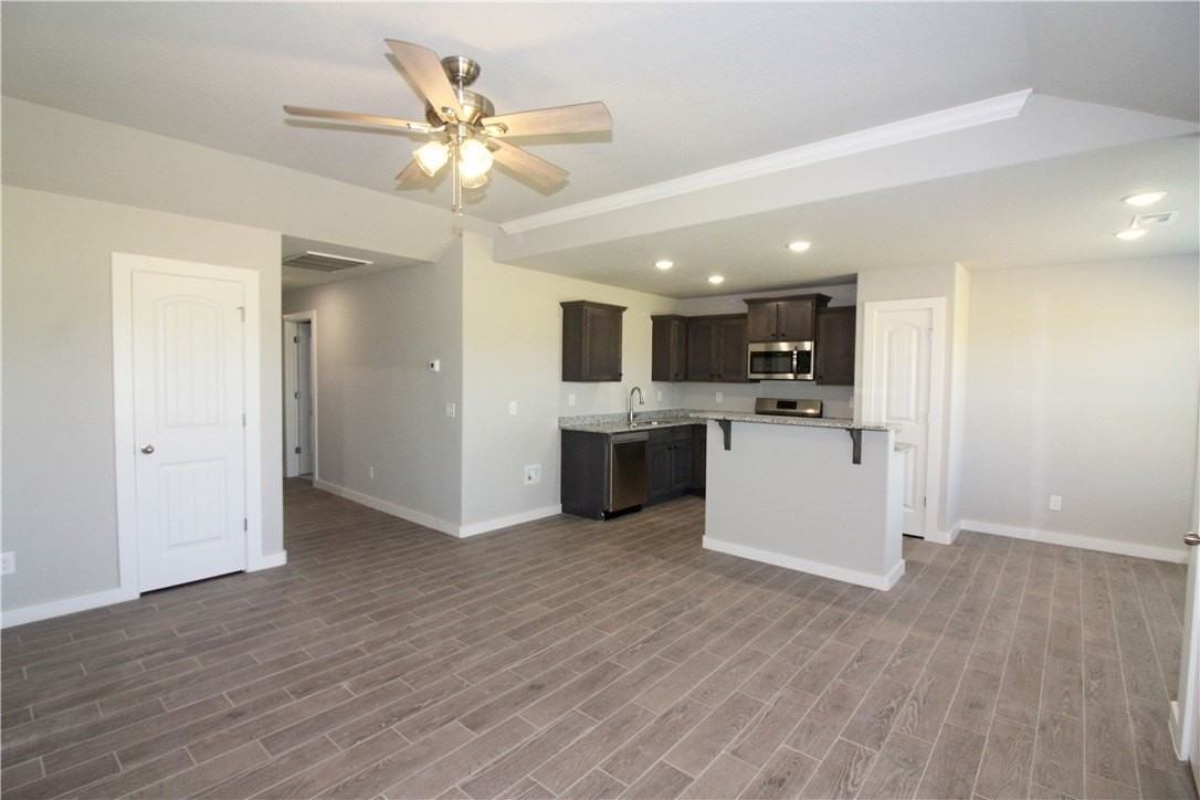 423 Barbet Dr - Photo 5 of 21