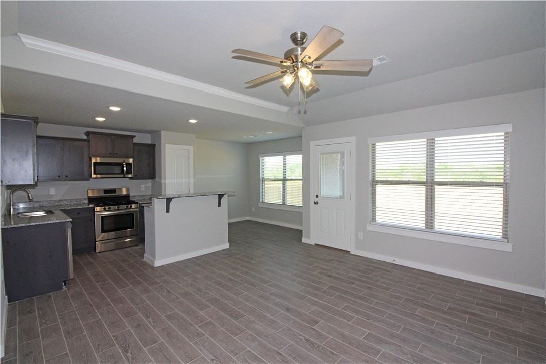 423 Barbet Dr - Photo 6 of 21