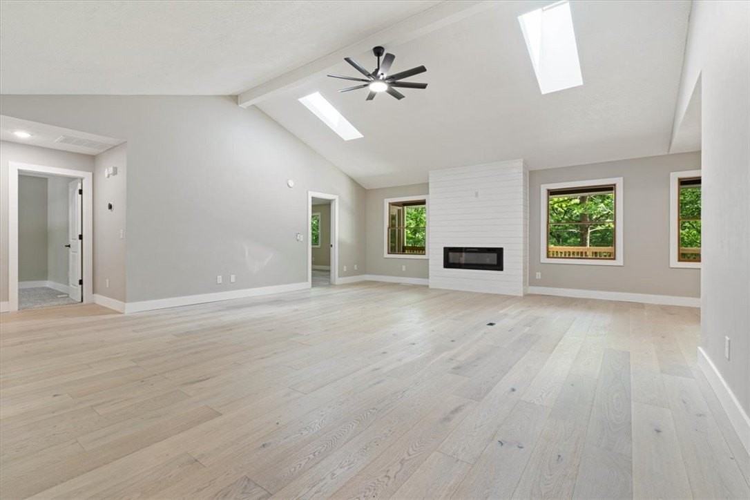 30 Burnham Dr - Photo 2 of 17