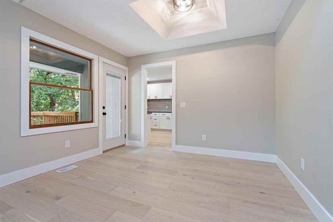 30 Burnham Dr - Photo 4 of 17