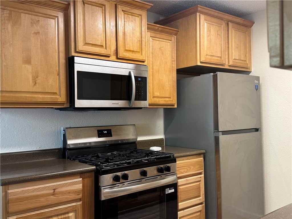 920 W Granite St - Photo 5 of 16