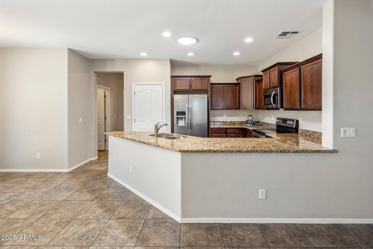 3342 E Patrick St - Photo 3 of 23