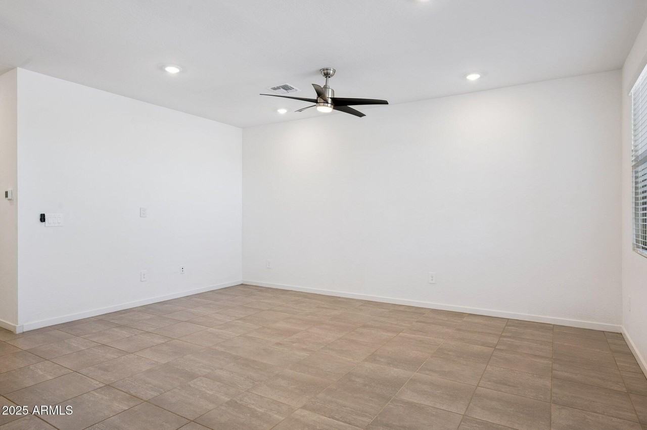 4328 W Janie St - Photo 5 of 31