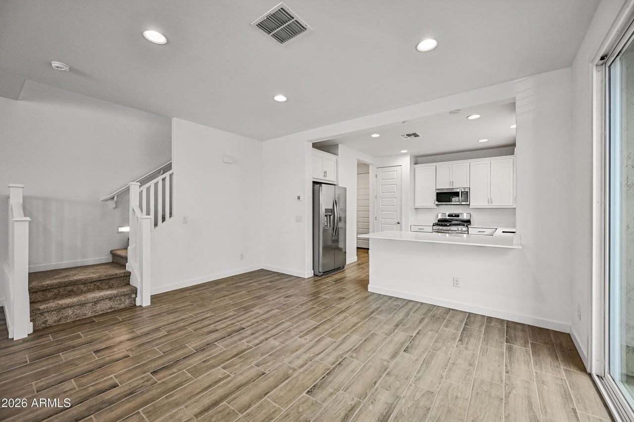 3338 S 82nd St - Photo 7 of 30
