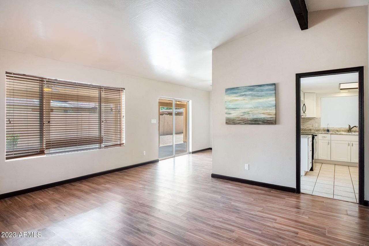 4662 W Kings Ave - Photo 4 of 26