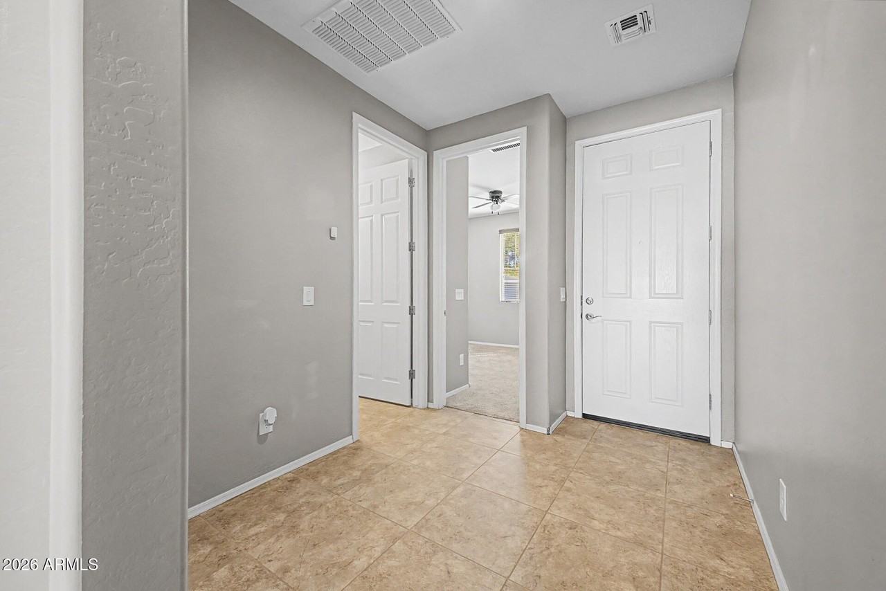 4418 W Federal Way - Photo 4 of 30