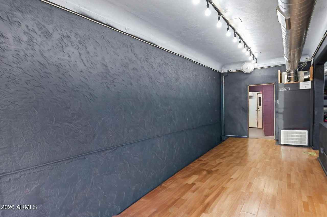 13831 W Glendale Ave #B - Photo 4 of 17