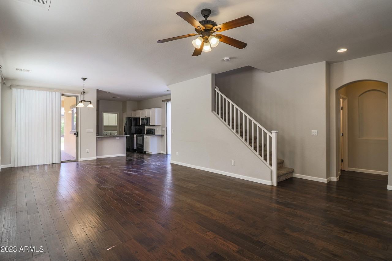 15304 W Wethersfield Rd - Photo 5 of 28