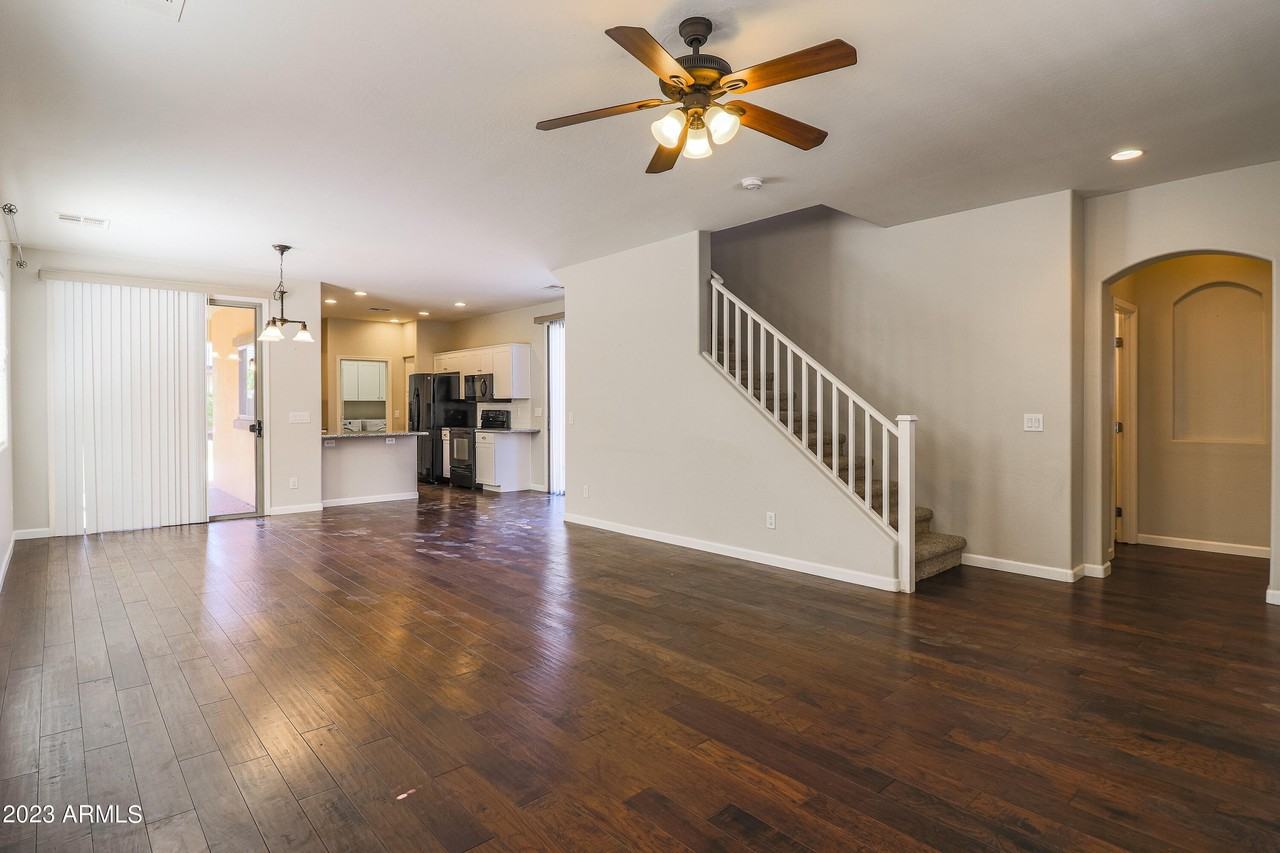 15304 W Wethersfield Rd - Photo 7 of 28