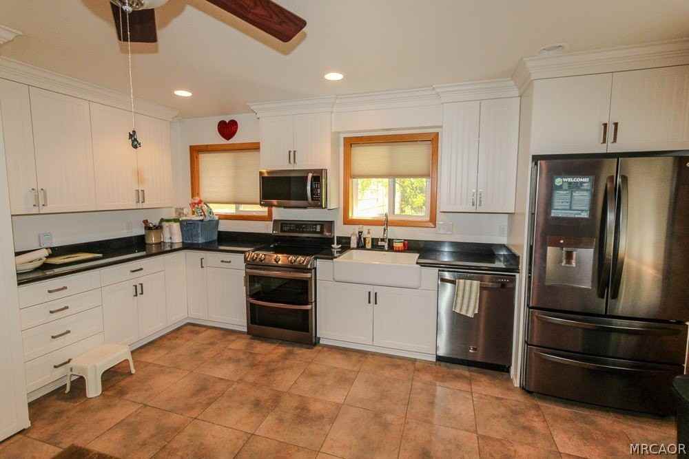 583 Orange Ave - Photo 4 of 33
