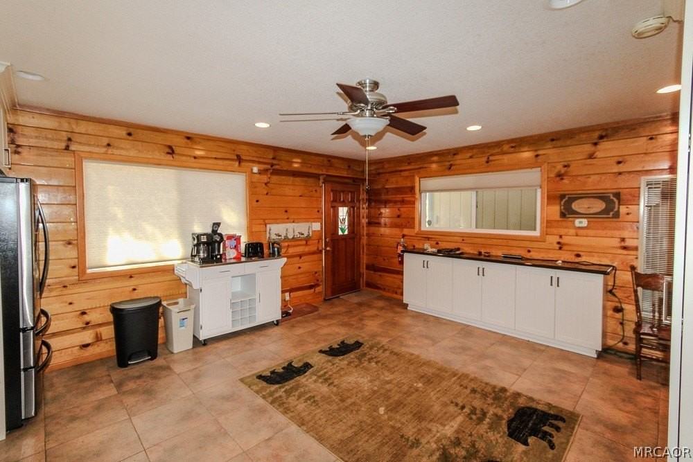 583 Orange Ave - Photo 6 of 33