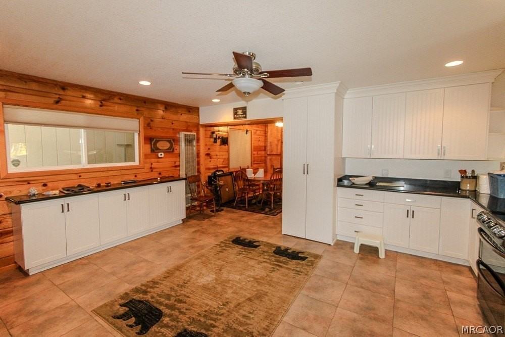 583 Orange Ave - Photo 7 of 33
