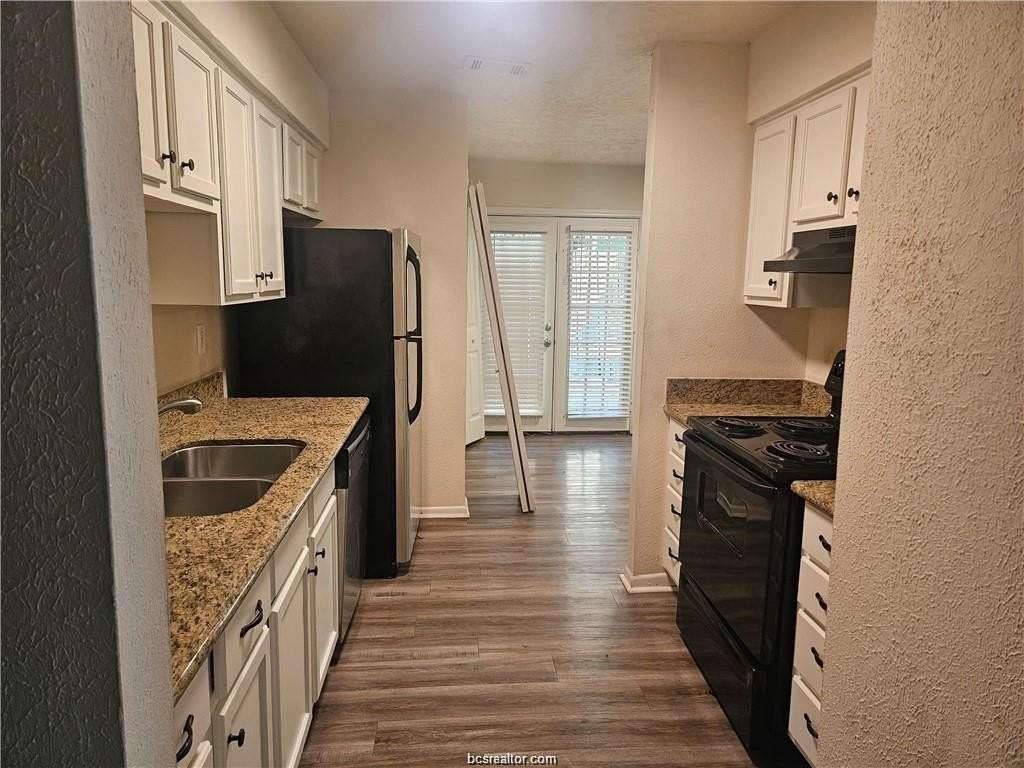 1600 Lemon Tree Ln - Photo 6 of 9