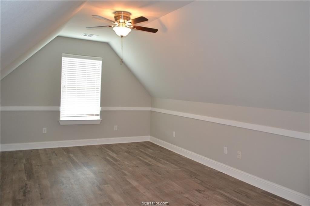 304 Foch St - Photo 7 of 10