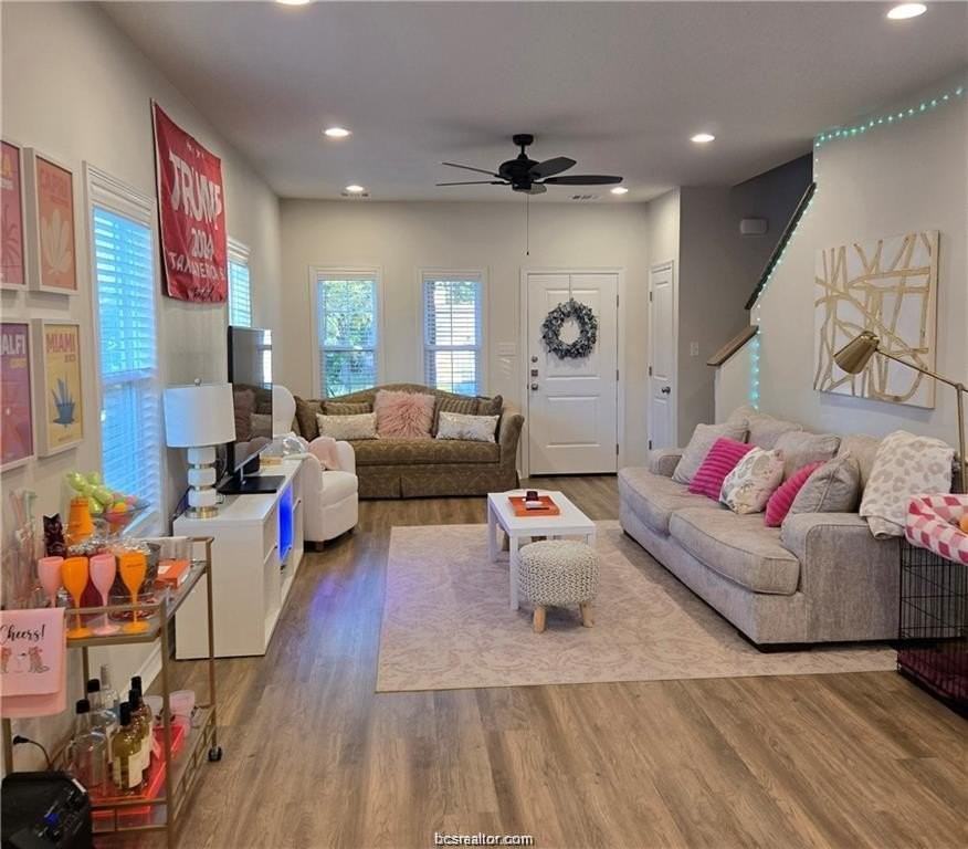 904 Trigger St - Photo 4 of 12