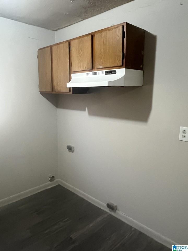 7725 Rugby Ave - Photo 5 of 7