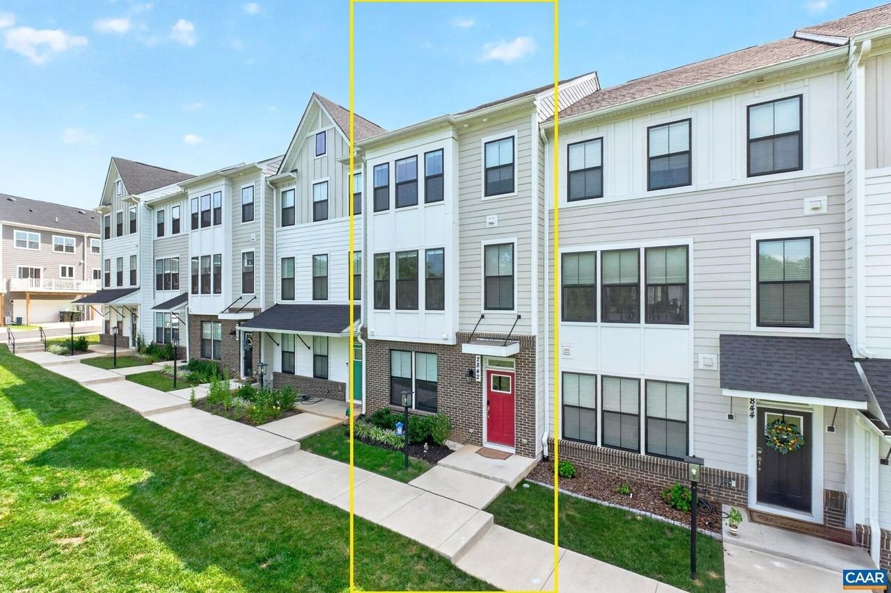 2842 Sweetbay St #R - Photo 3 of 22