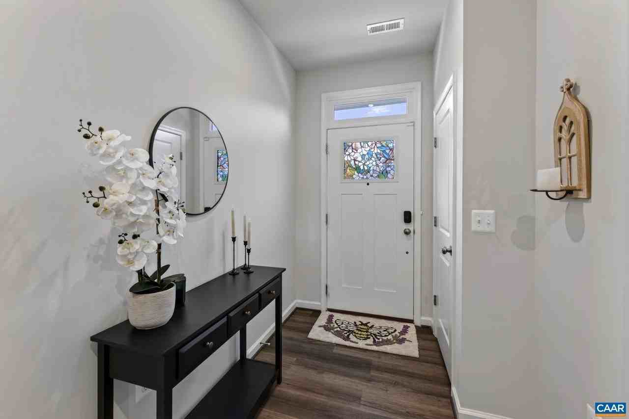 2842 Sweetbay St #R - Photo 4 of 22