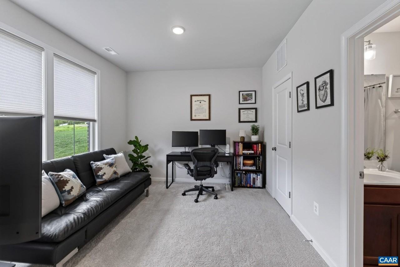 2842 Sweetbay St #R - Photo 6 of 22