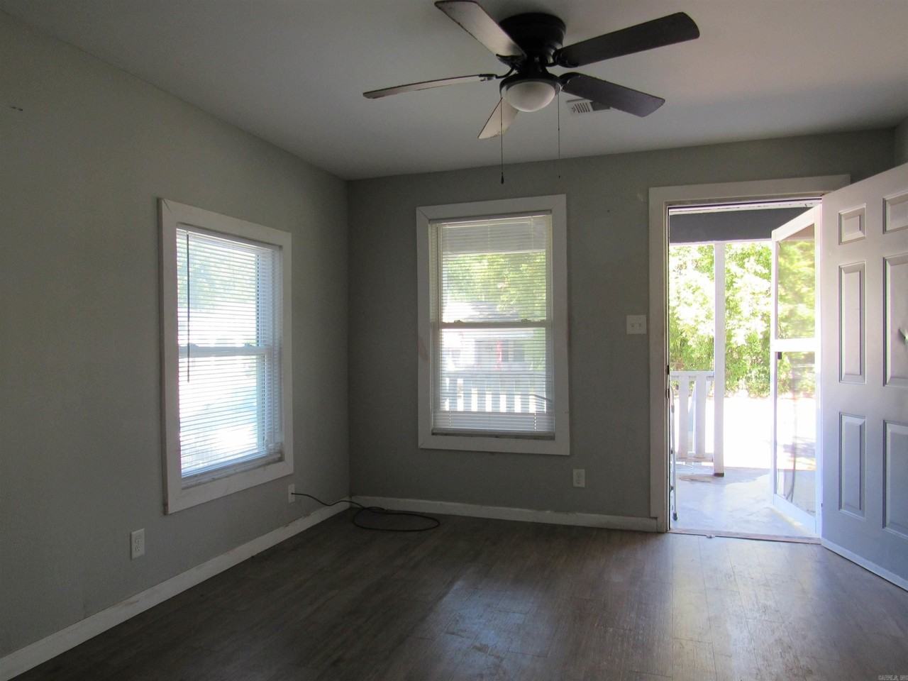 1001 W 33rd St - Photo 4 of 15