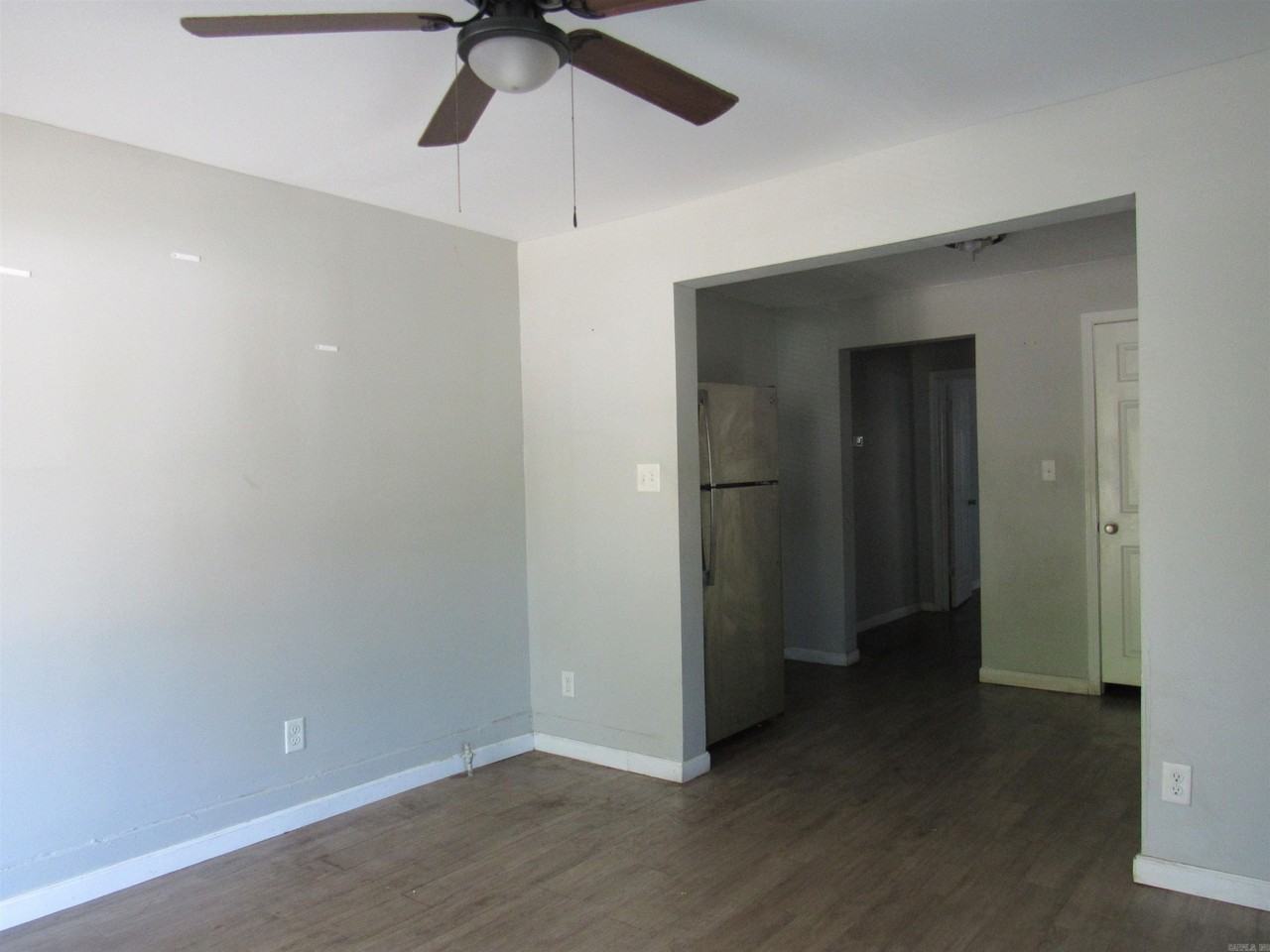 1001 W 33rd St - Photo 5 of 15