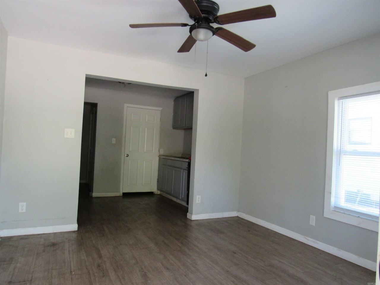1001 W 33rd St - Photo 6 of 15