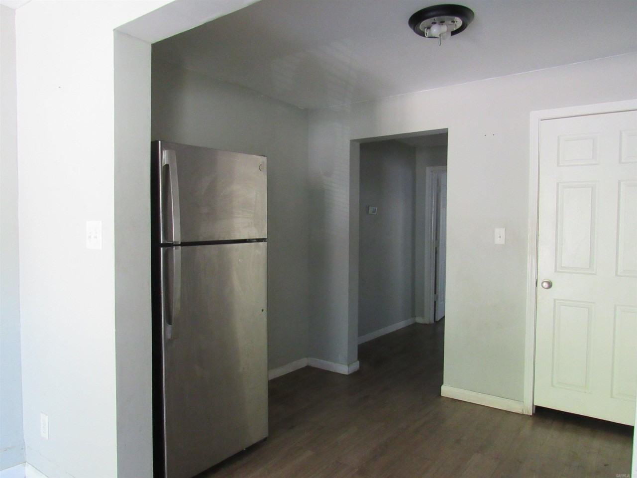 1001 W 33rd St - Photo 7 of 15