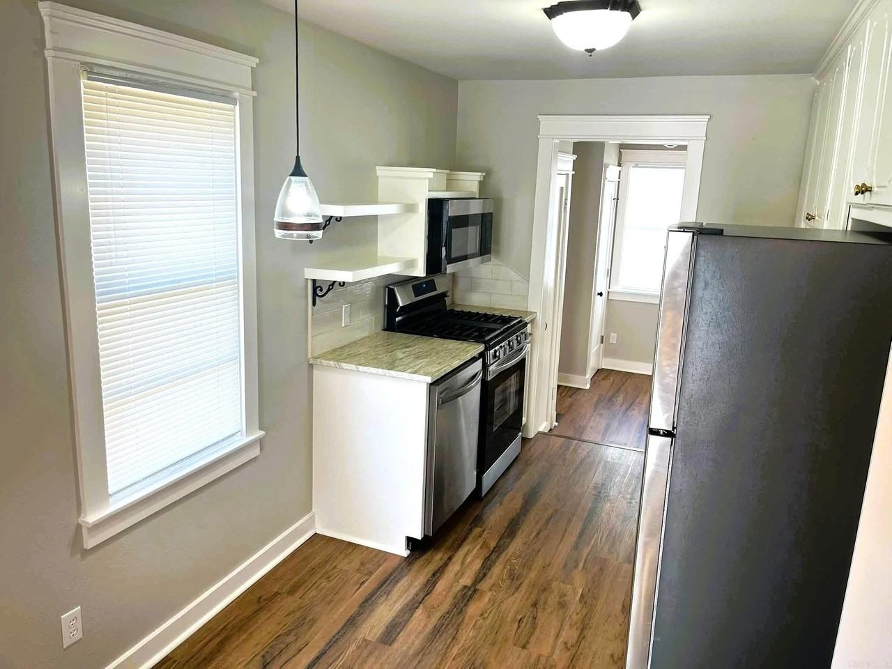 700 Wildwood Ave - Photo 4 of 19