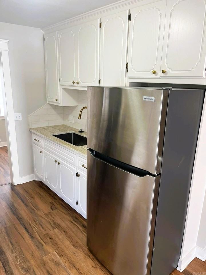 700 Wildwood Ave - Photo 5 of 19