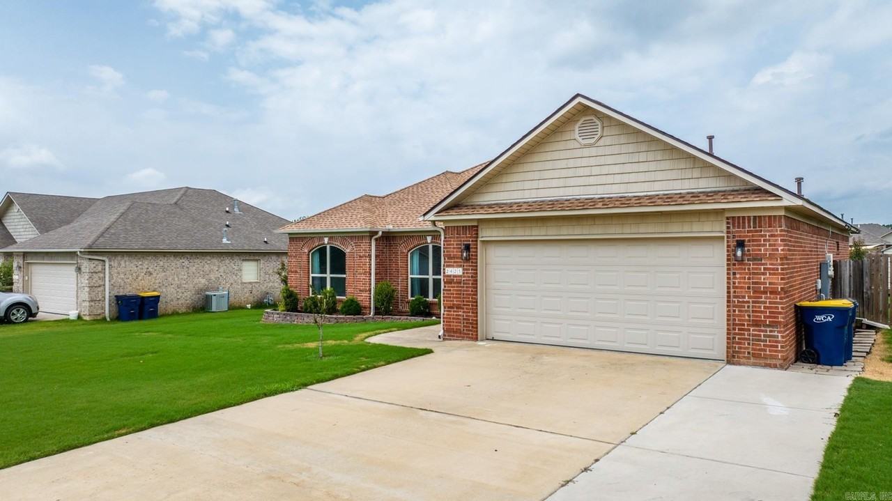 2423 Palisade Dr - Photo 4 of 28