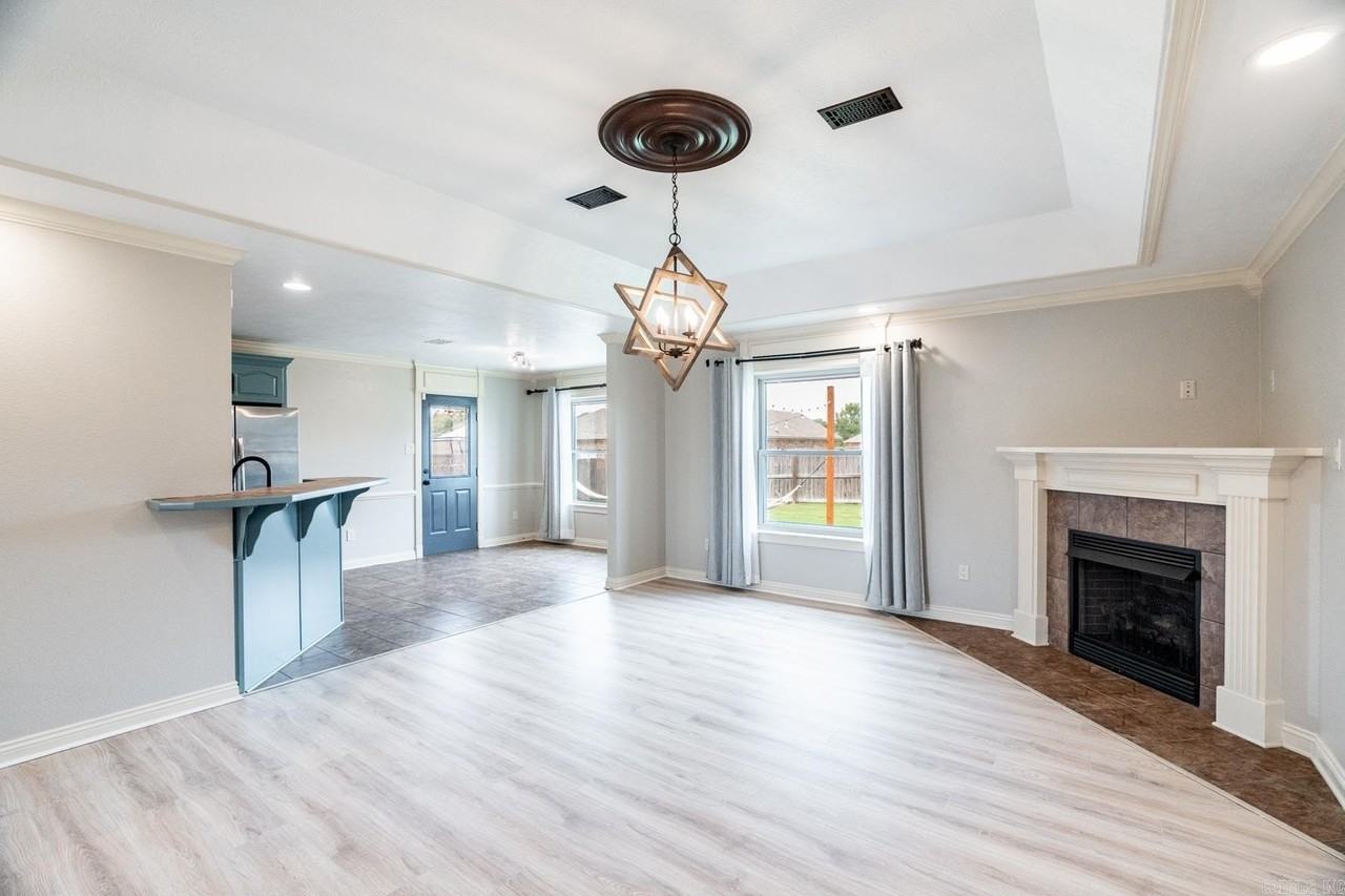 2423 Palisade Dr - Photo 6 of 28